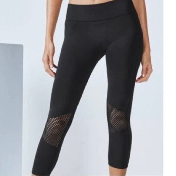 FABLETICS‎ BLACK CROPPED LEGGINGS WITH MESH DETAIL athletic leggings - Picture 1 of 7